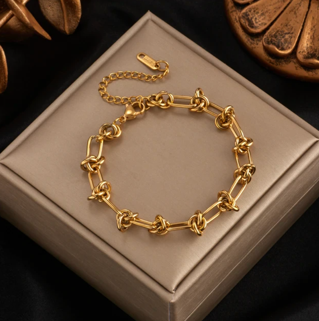Exclusive Gold Modern Chain Bracelet